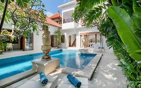 Super Value 3 Bed, Central Seminyak, Walk To Beach